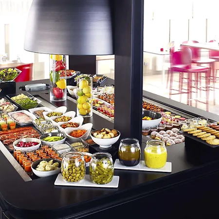 Campanile Brest - Aeroport Hotel 3*